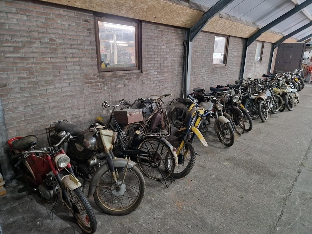 37 Oldtimer bromfietsen in 1 koop als partij te koop