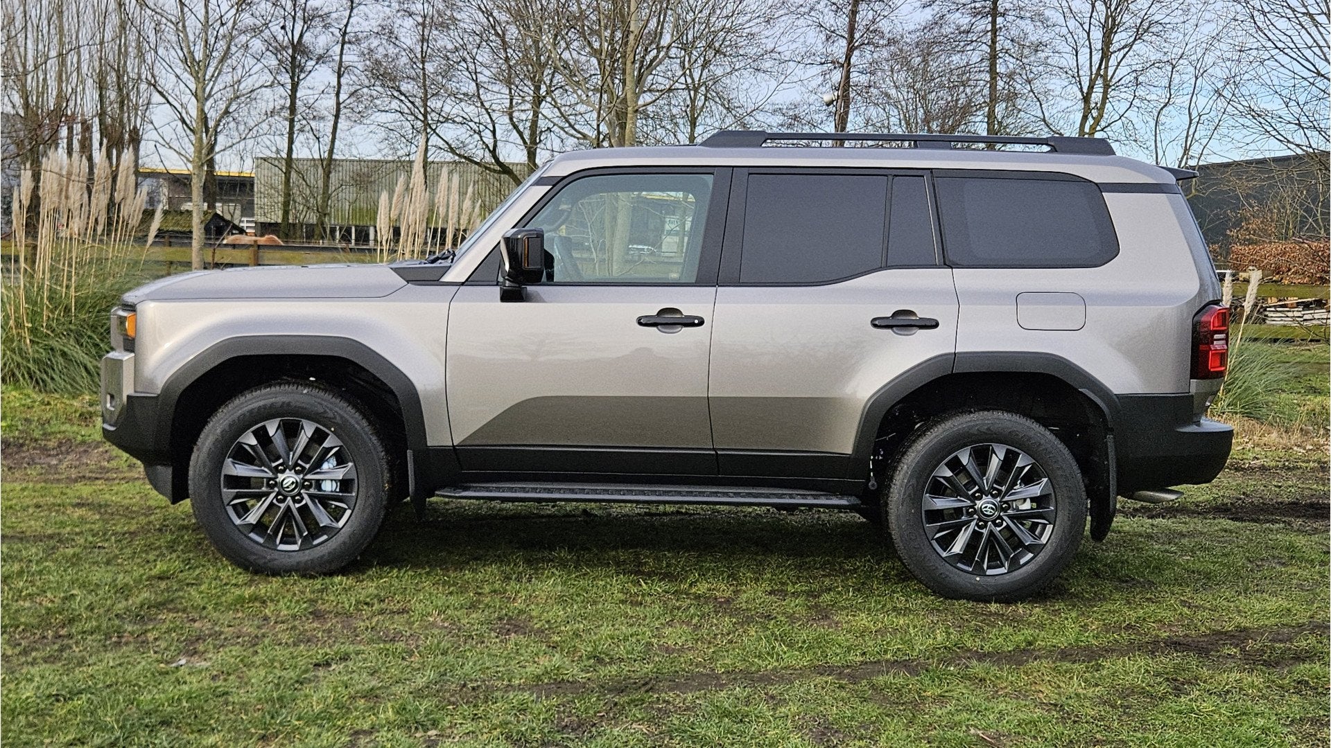 Toyota Land Cruiser 250 2.8 D-4D Professional Panorama Dak G, Auto's, Automatische klimaatregeling, Gebruikt, 4 cilinders, Bedrijf