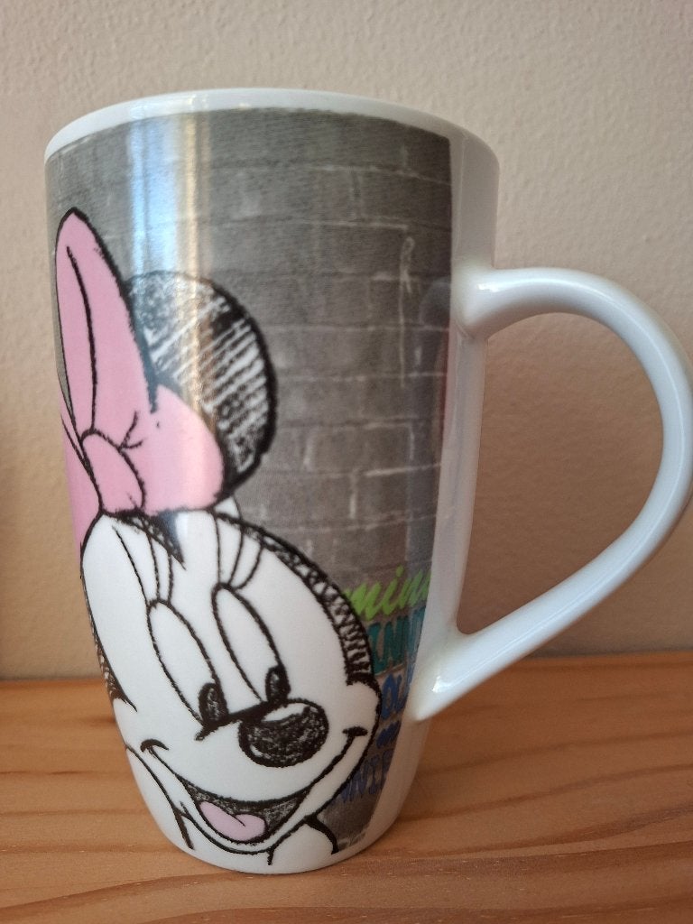 Disney Minnie Mouse mok 10 OZ, Ophalen of Verzenden, Overige figuren, Gebruikt, Servies