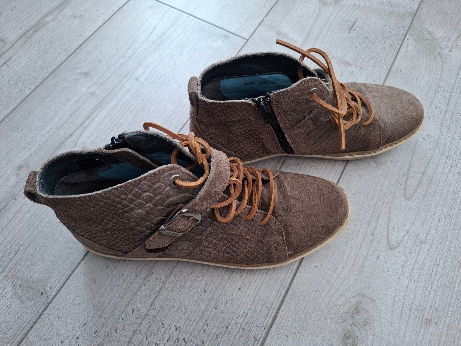 wolky beige met profiel maat 40, Wolky, Beige, Ophalen of Verzenden, Sneakers of Gympen