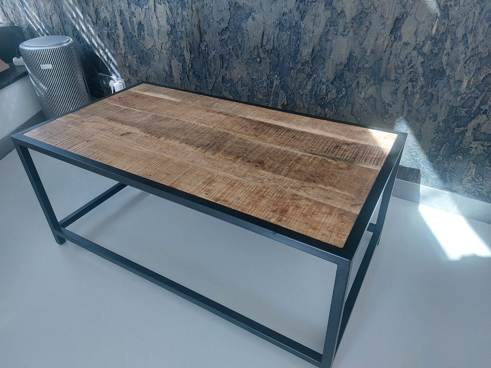 Industriële salontafel van mangohout en staal, Gebruikt, 100 tot 150 cm, Industrieel, Modern, 50 tot 100 cm