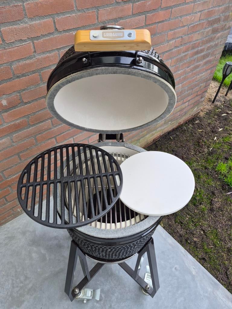 Nieuwe Grill Guru Compact Kamado inclusief accessoires, Ophalen, Nieuw, Grill guru, Met accessoires