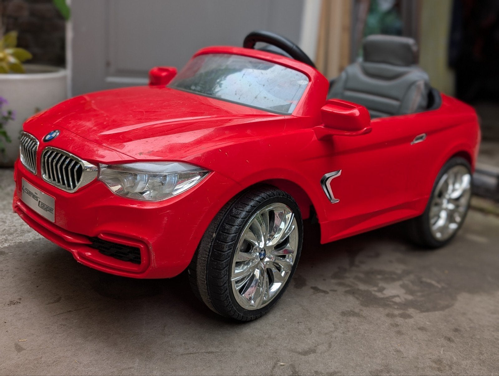 Rode BMW 4 Serie Coupé elektrische kinderauto, Ophalen, Gebruikt, Loopvoertuig