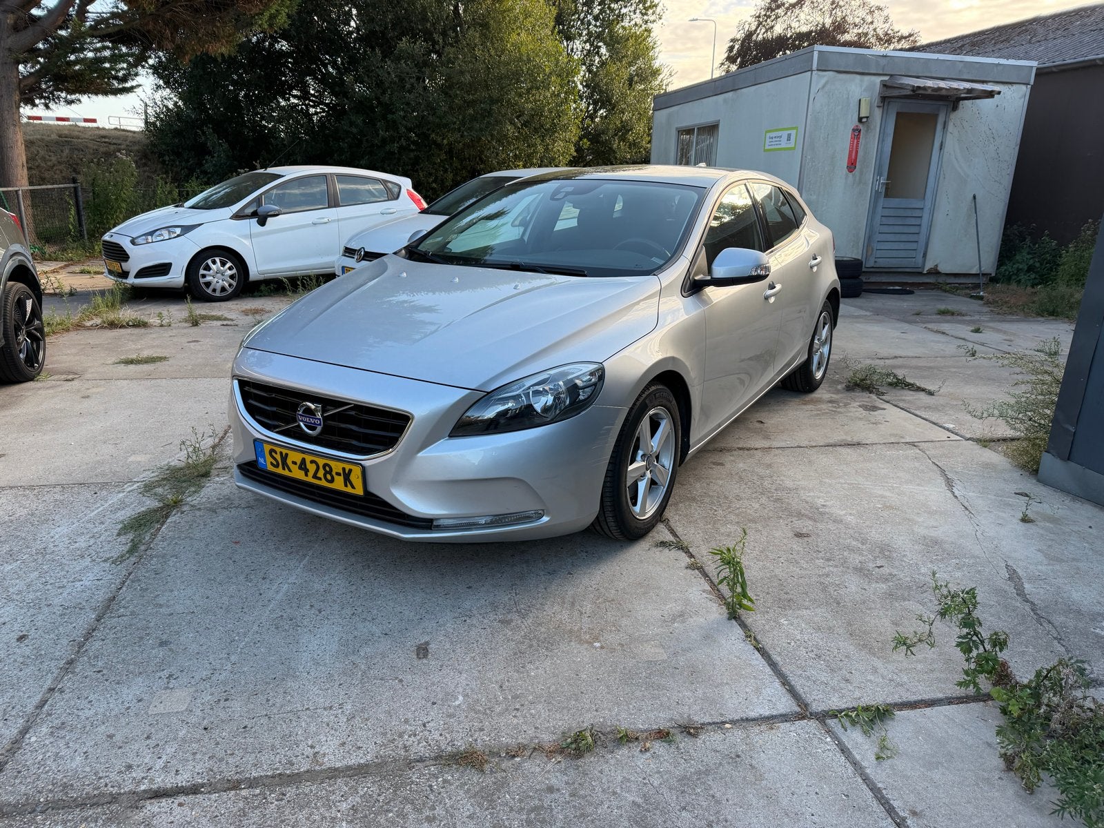 Volvo V40 1.6 T3 150PK 2013 Grijs panoramadak. 239185km, Voorwielaandrijving, 1596 cc, 4 cilinders, Bedrijf