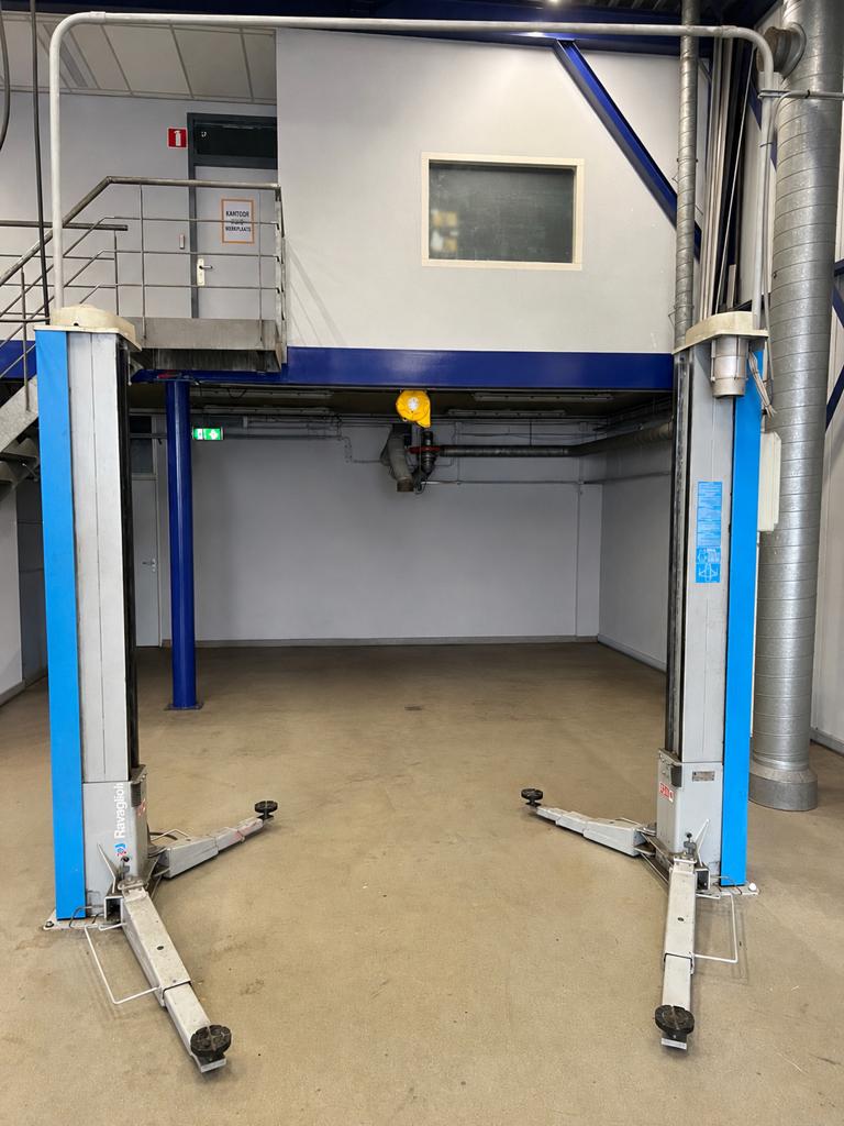 Ravaglioli KPX337 W-WK-WR Hefbrug (2009, 3200 kg)