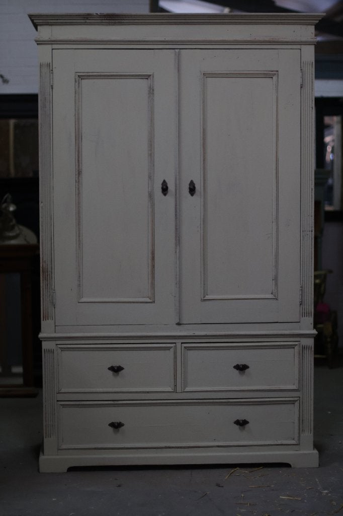 Houten vintage linnenkast Scandinavisch, Antiek en Kunst, Ophalen