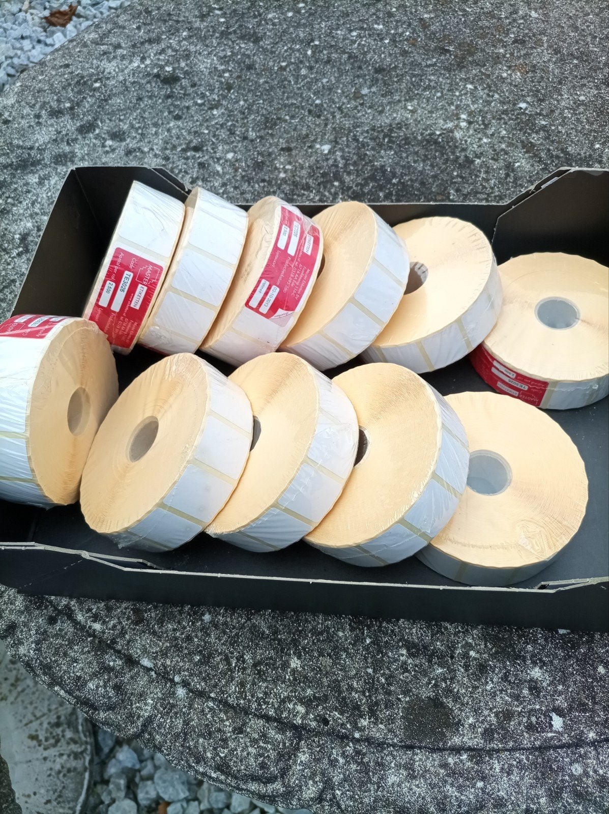 Witte plak etiketten - 12 rollen van 2500 stuks, Ophalen, Nieuw, Overige typen
