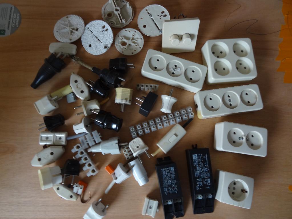 Divers electrisch schakelmateriaal oa stopkontact -stekkers, Doe-het-zelf en Verbouw, Elektra en Kabels, Ophalen, Gebruikt, Overige typen