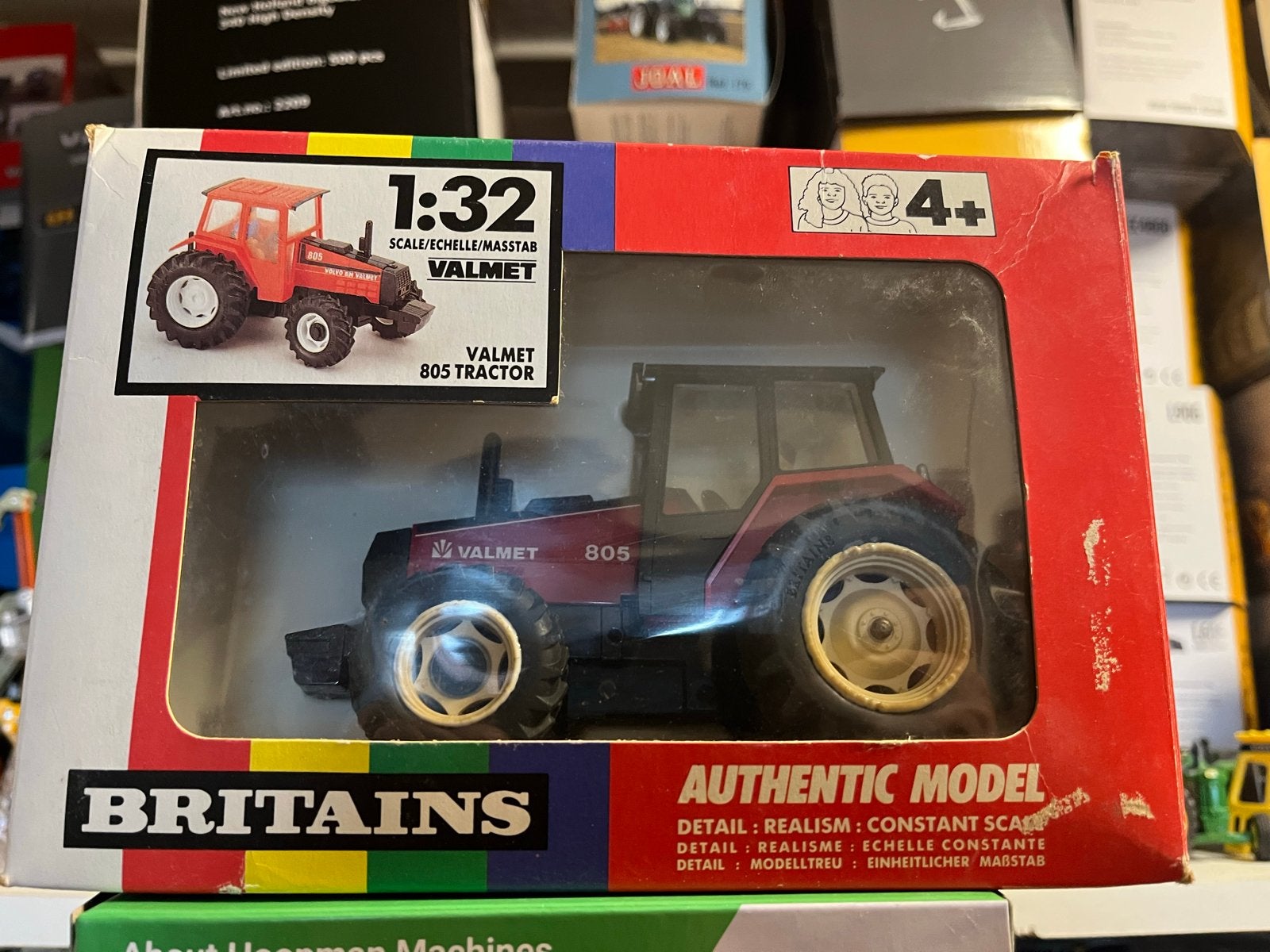 Britains Valmet 805 Tractor 1:32 Schaalmodel, Ophalen of Verzenden, Nieuw
