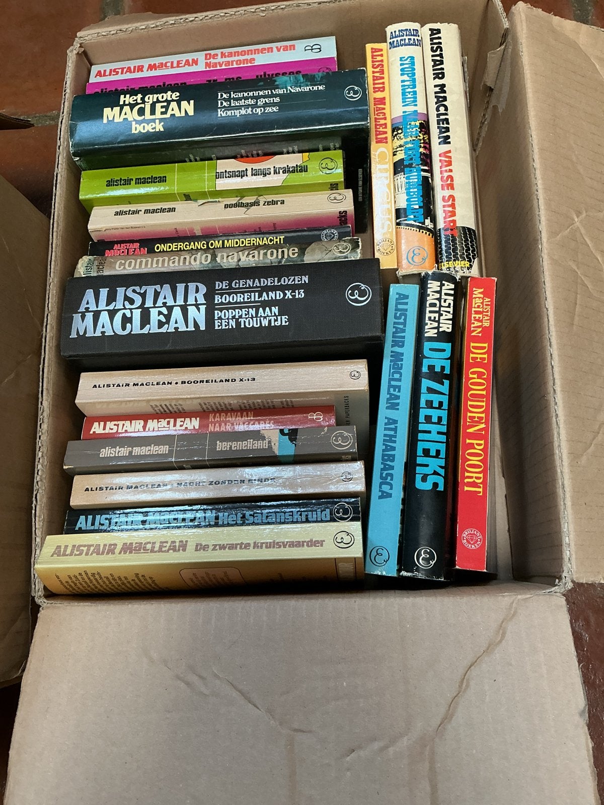 Grote collectie Alistair MacLean boeken, Ophalen, Gelezen, Nederland
