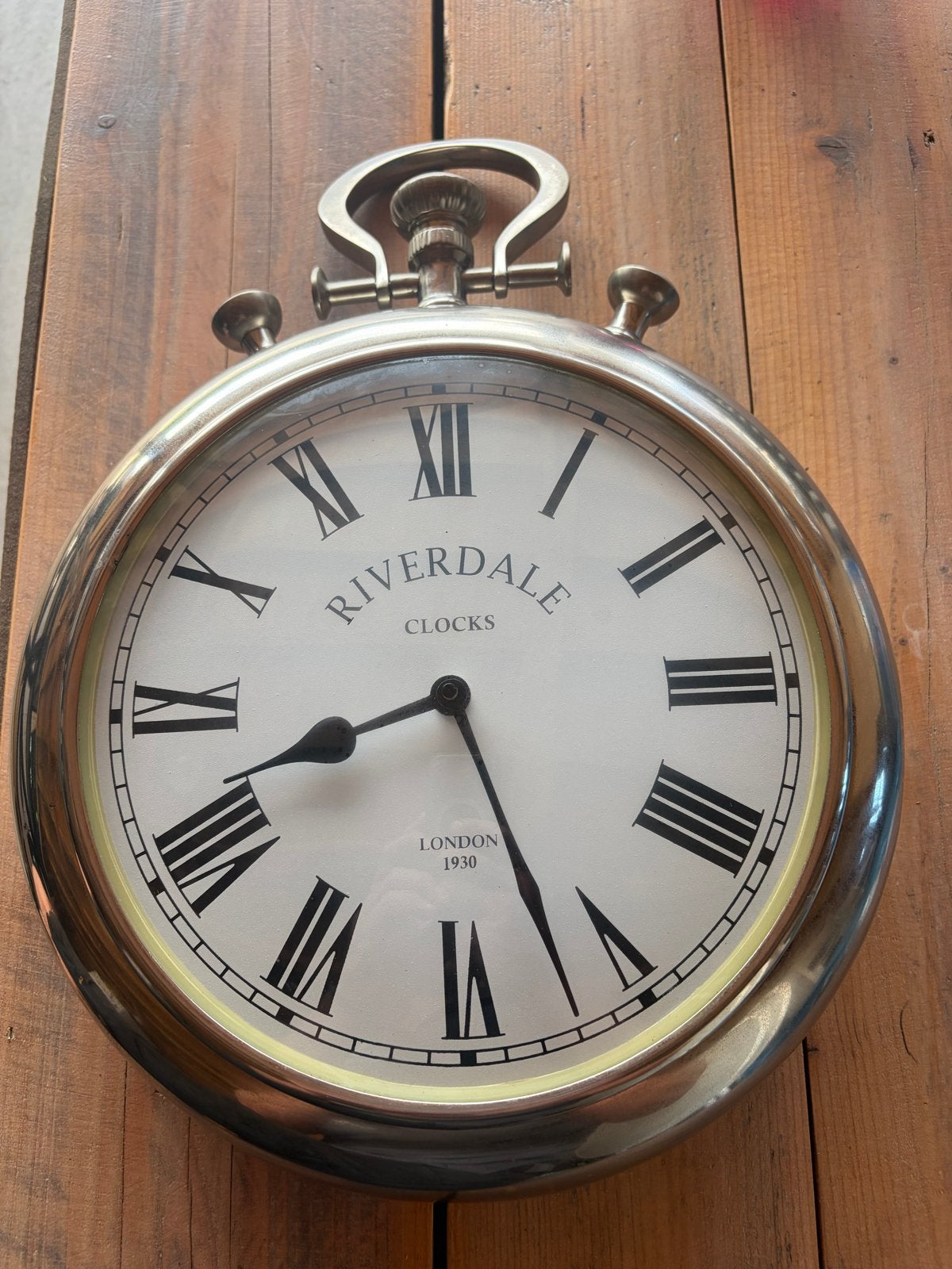 Riverdale Klok London 1930 - Wandklok, Analoog, Ophalen of Verzenden, Zilver, Overige merken