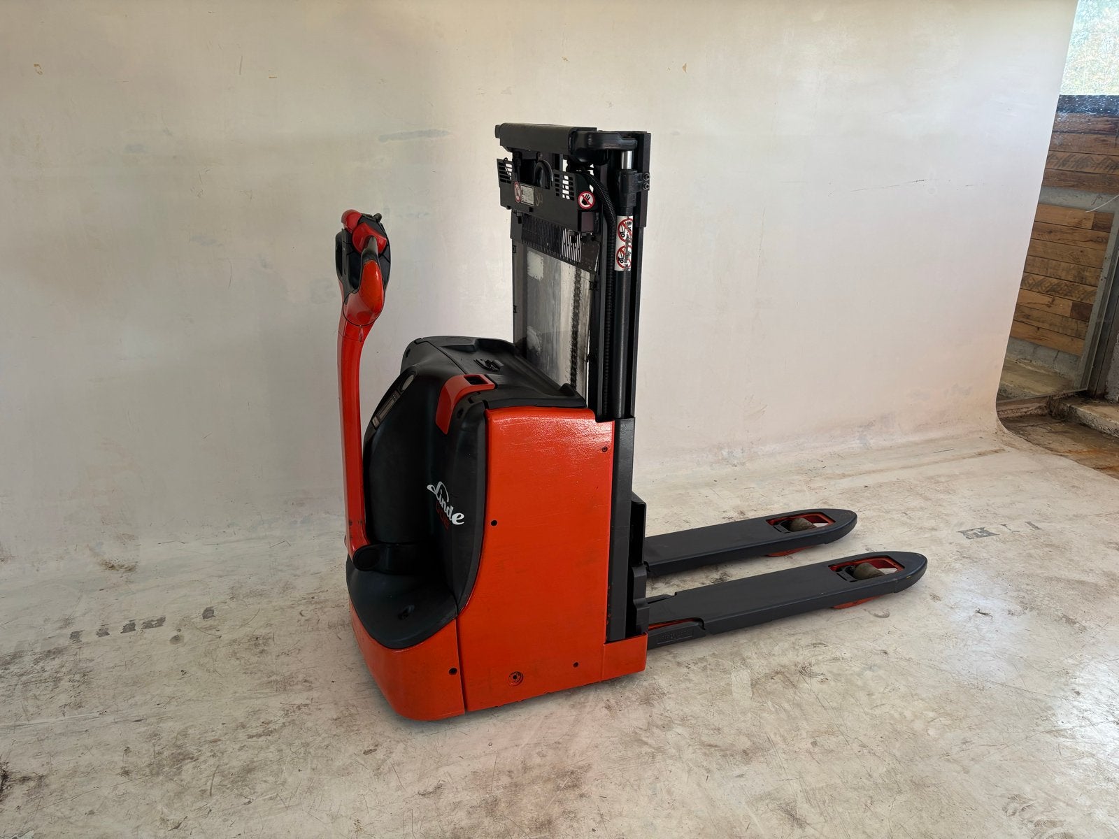 Linde D08 Stapelaar - Elektrisch, 800 kg hefcapaciteit, Ophalen, Gebruikt