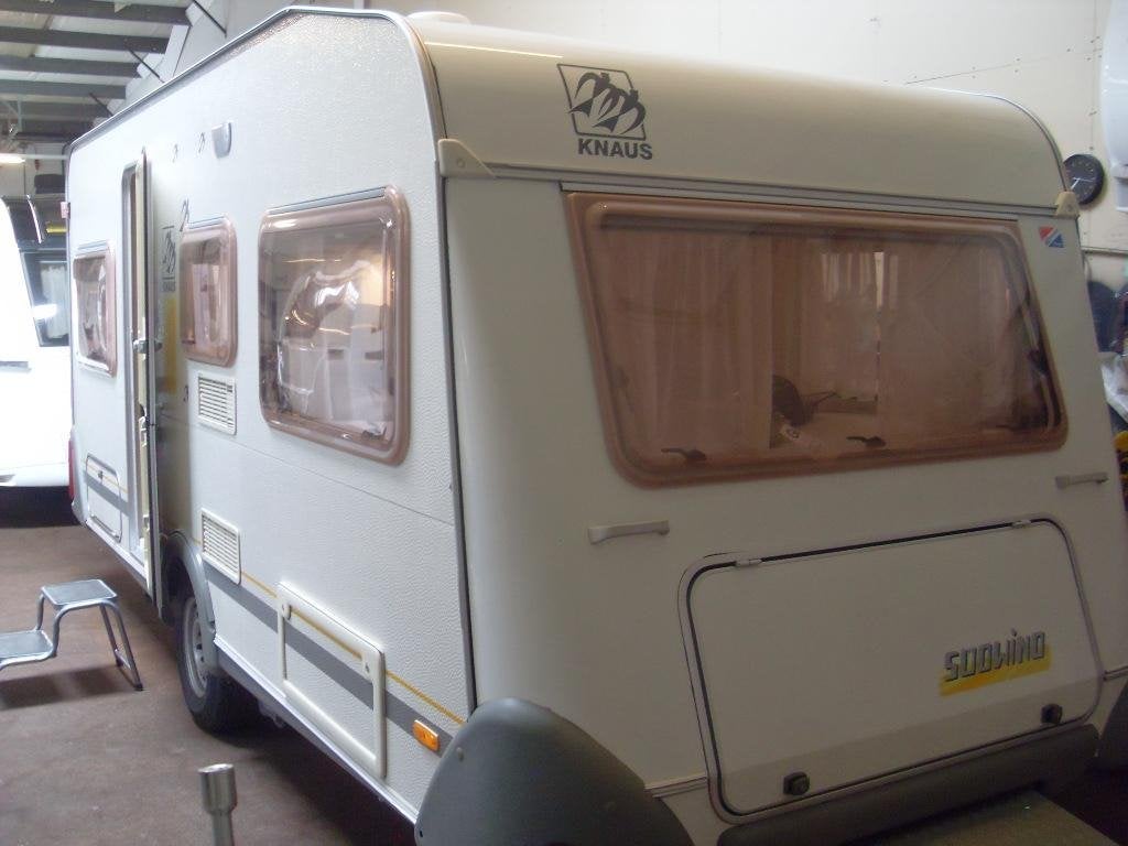 Knaus Sudwind 450 DB met Mover, Rondzit, Bedrijf, Knaus, Tot en met 4