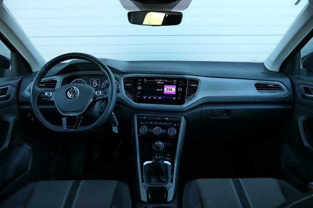 Volkswagen T-Roc 1.0 TSI Style |Clima|Camera|PDC|Carplay!, Voorwielaandrijving, Gebruikt, Met garantie (alle), 1193 kg