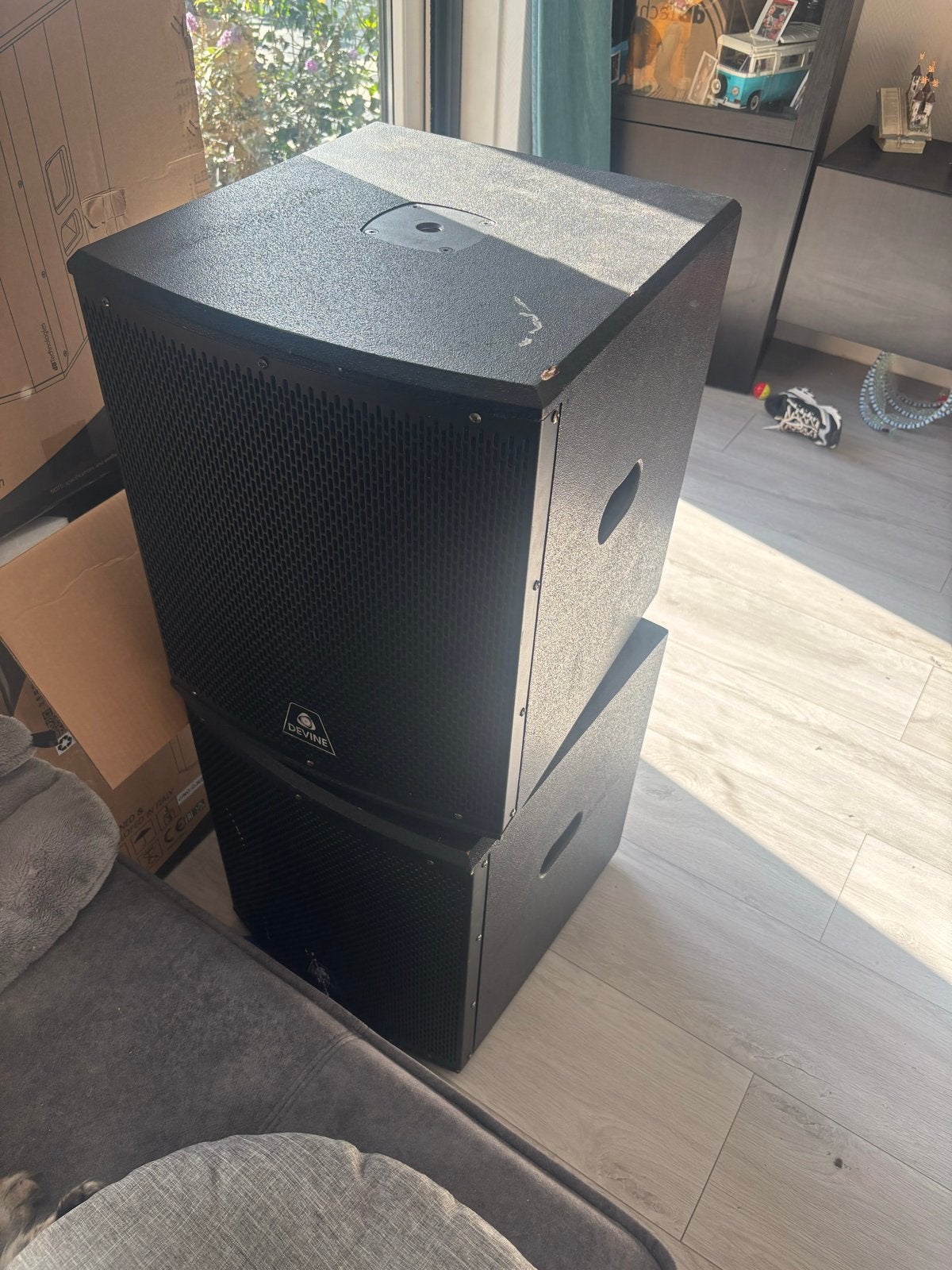 2x Devine Onyx 12 SA Subwoofers - Krachtige Bass, Gebruikt, Subwoofer, Basreflex, Ophalen