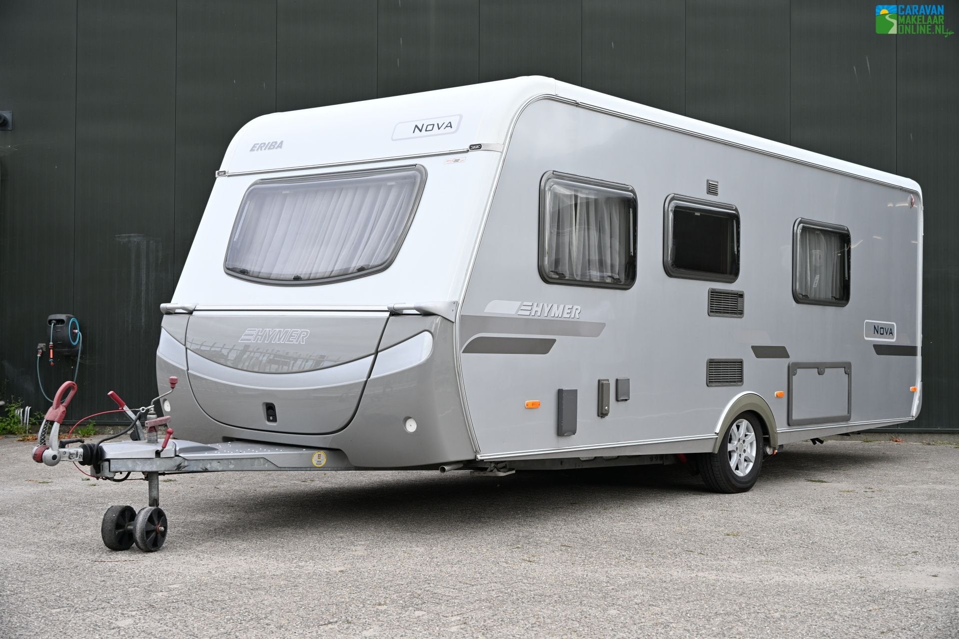 Eriba Nova S 580 Enkele bedden|Mover|Voortent, Standaardzit, Ringverwarming, Bedrijf, 6 tot 7 meter