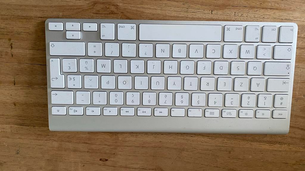 Apple Magic Keyboard A1314 Wireless Bluetooth., Computers en Software, Toetsenborden, Ophalen of Verzenden, Qwerty, Zo goed als nieuw