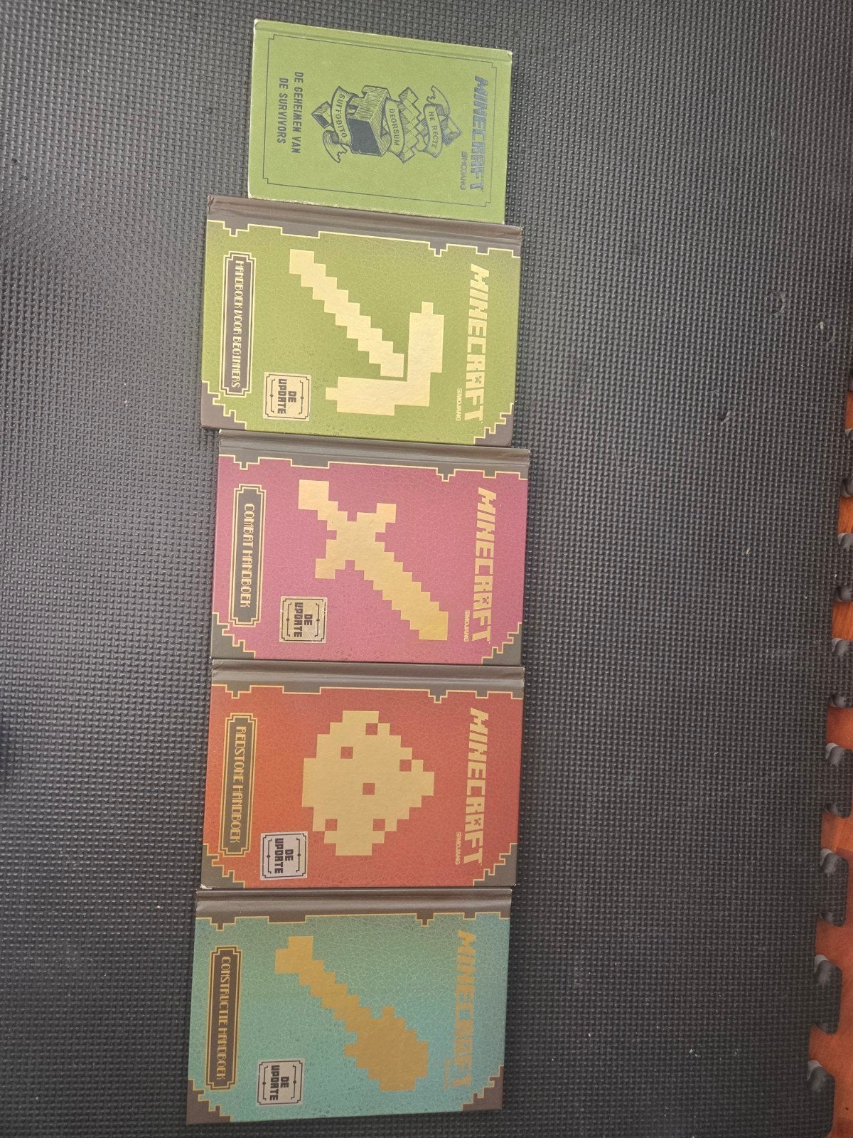 5 Minecraft boeken - Handleidingen en Geheimen, Ophalen, Zo goed als nieuw, Mojang, Non-fictie