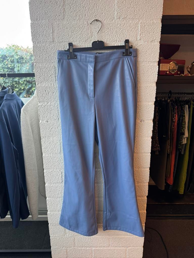 Asos faux leren broek blauw maat 38 /M, Kleding | Dames, Maat 38/40 (M), Blauw, Ophalen of Verzenden, Zo goed als nieuw