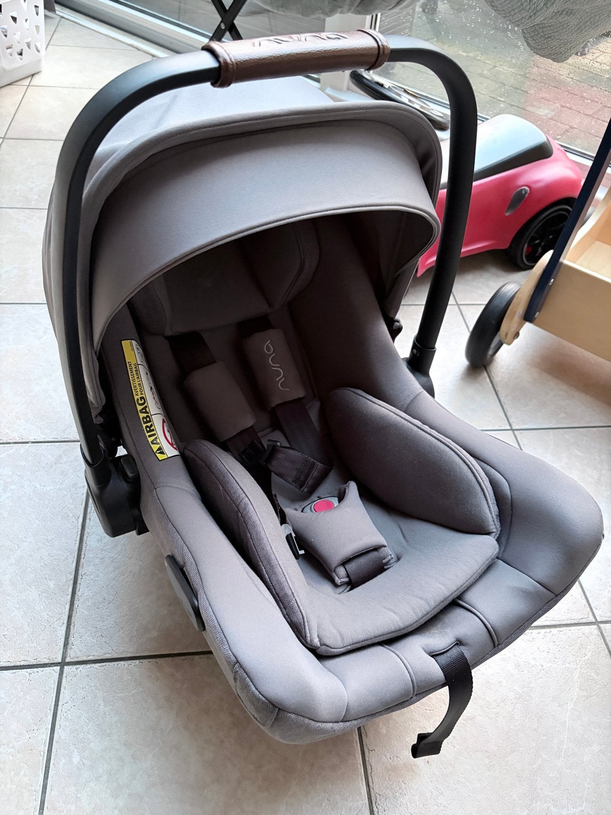 Nuna Pipa Next autostoel, Kinderen en Baby's, Autogordel of Isofix, Zo goed als nieuw, 0 t/m 13 kg, Slaapstand