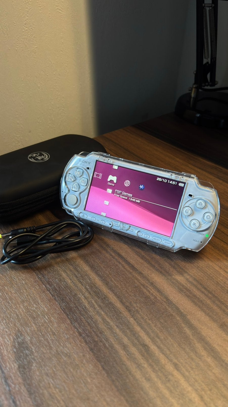 Playstation Portable 3004 - Pearl White + IPS LCD Upgrade, Met games, Ophalen of Verzenden, Zo goed als nieuw, PSP 3000