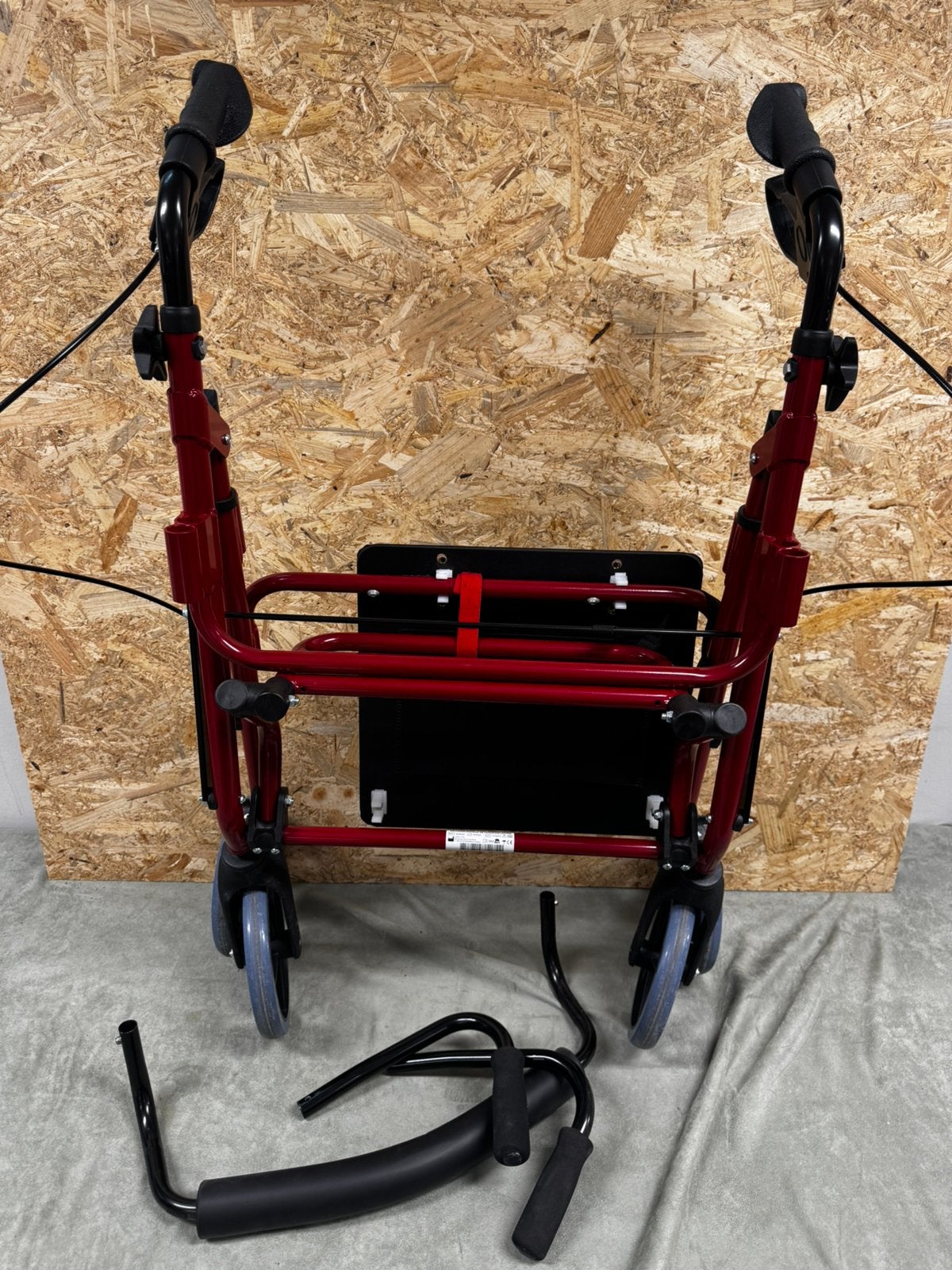 Identités Victor 2-in-1 Rollator/Rolstoel Bordeauxrood -ReK4, Zo goed als nieuw, X, Ophalen, Lichtgewicht