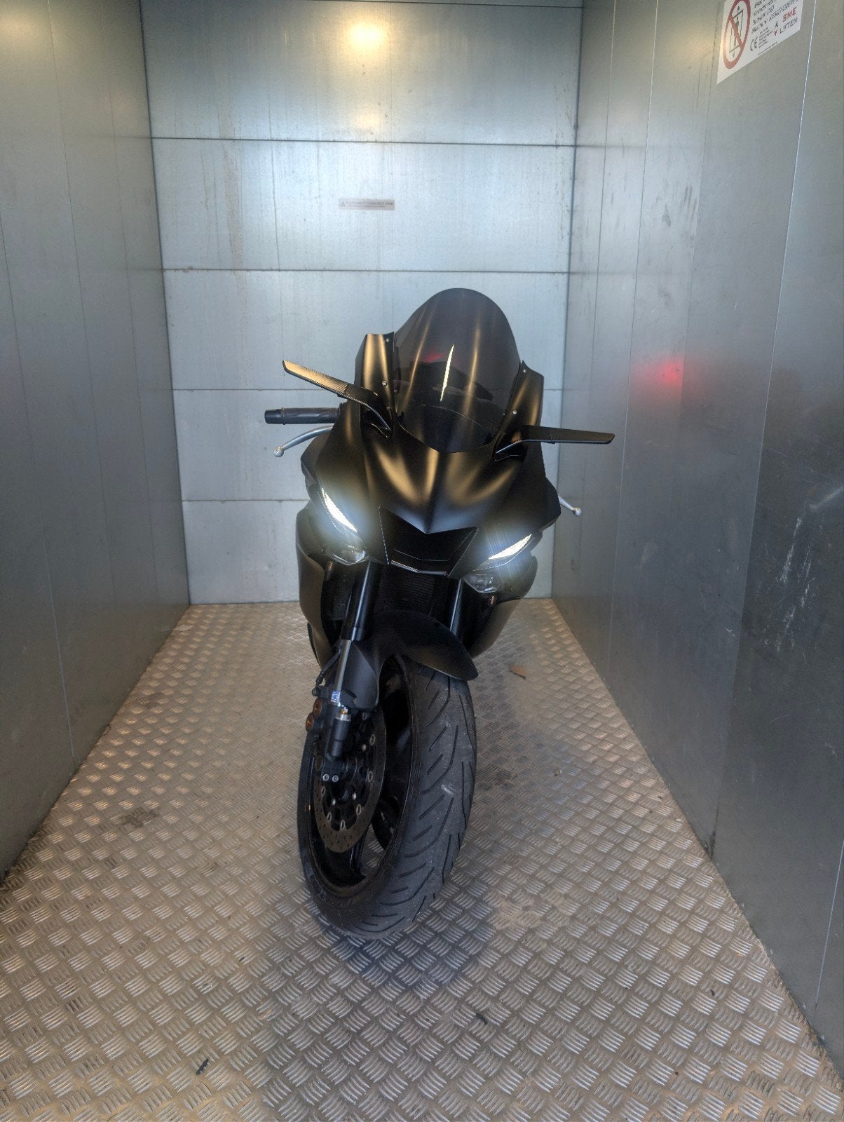 YAMAHA R6 YZF-R6 - ALL BLACK - 2006 (A2 mogelijk in overleg), Motoren, Motoren | Yamaha, Sportuitlaat, 4 cilinders, Gebruikt, Super Sport