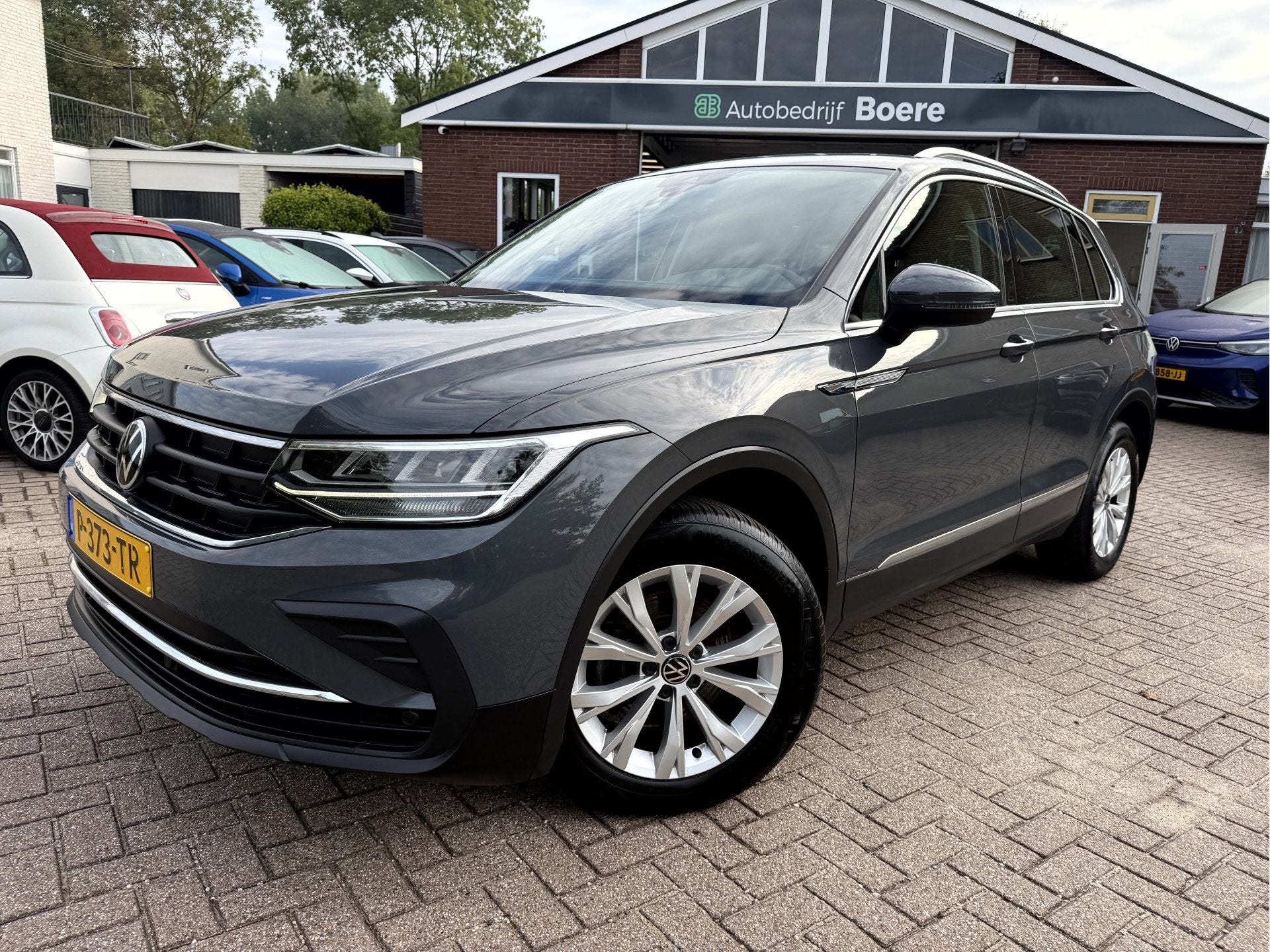 Volkswagen Tiguan 1.5 TSI Life Business Winterpakket, Trekha, Voorwielaandrijving, Stof, Euro 6, 4 cilinders