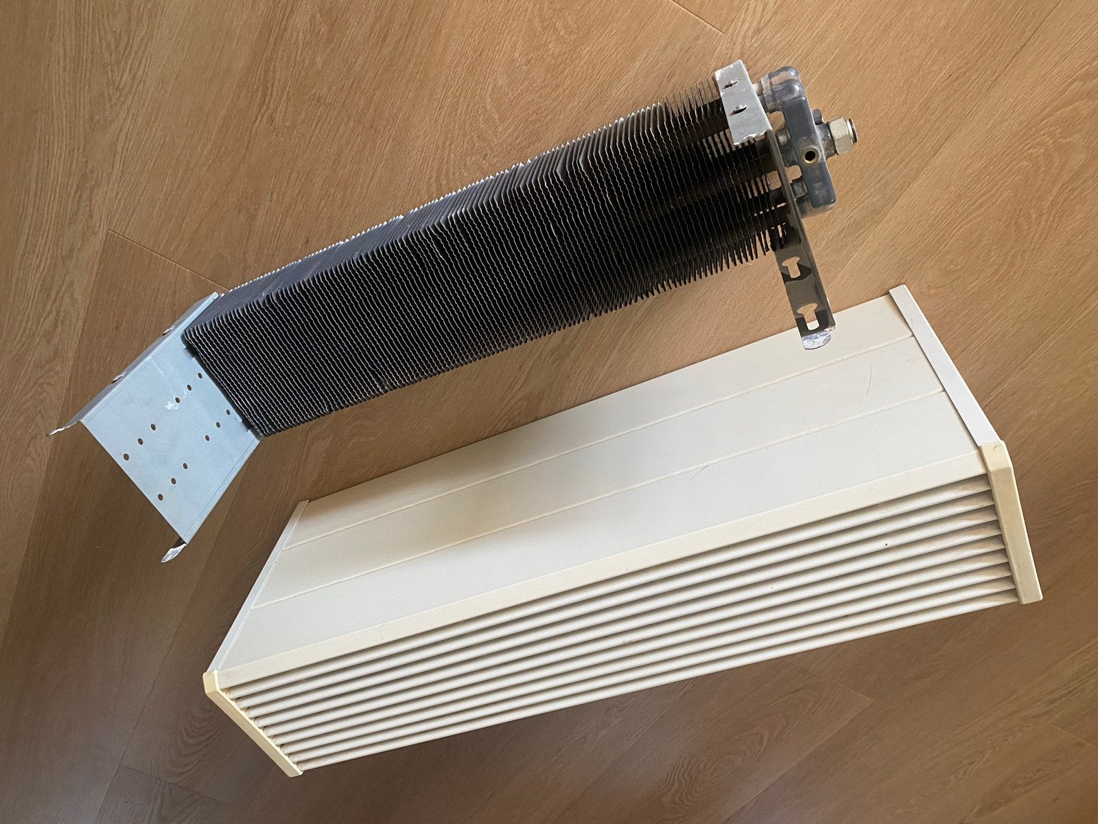 Twee Jaga convectoren met extra kastdelen, Ophalen, Gebruikt, Radiator, 30 tot 80 cm