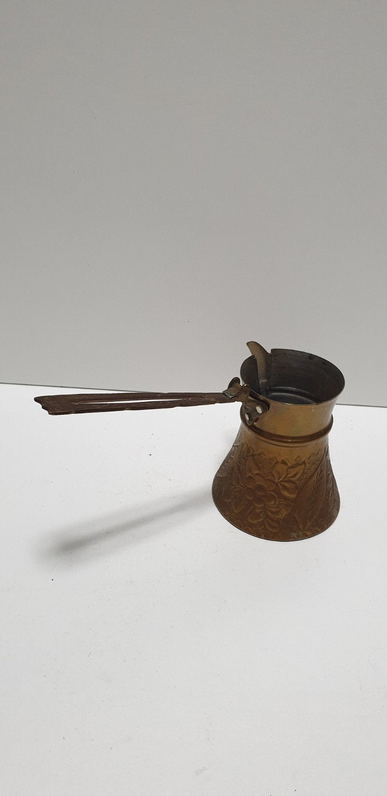 2174) Turkse messing koffiekan mooie bewerkt, Ophalen of Verzenden