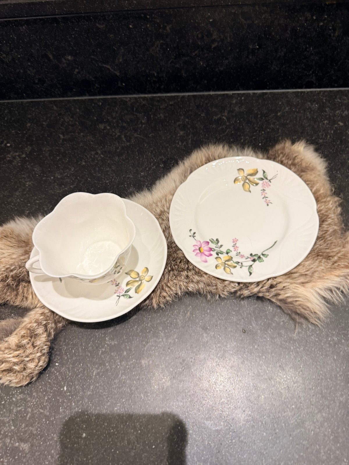 Crown Staffordshire  dainty porseleinen trio antiek, Ophalen