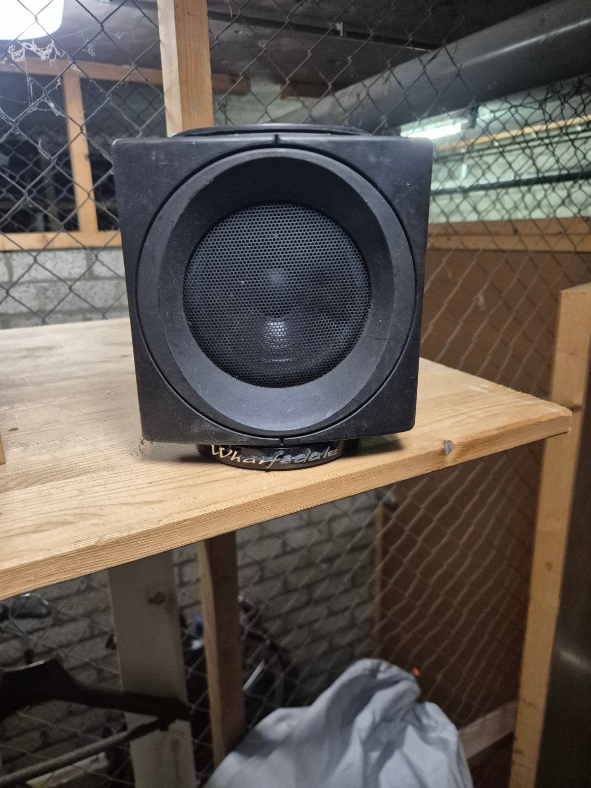 Wharfedale speaker - Goed werkend, kast minder mooi, Audio, Tv en Foto, Ophalen of Verzenden, Gebruikt, Overige typen, Wharfedale