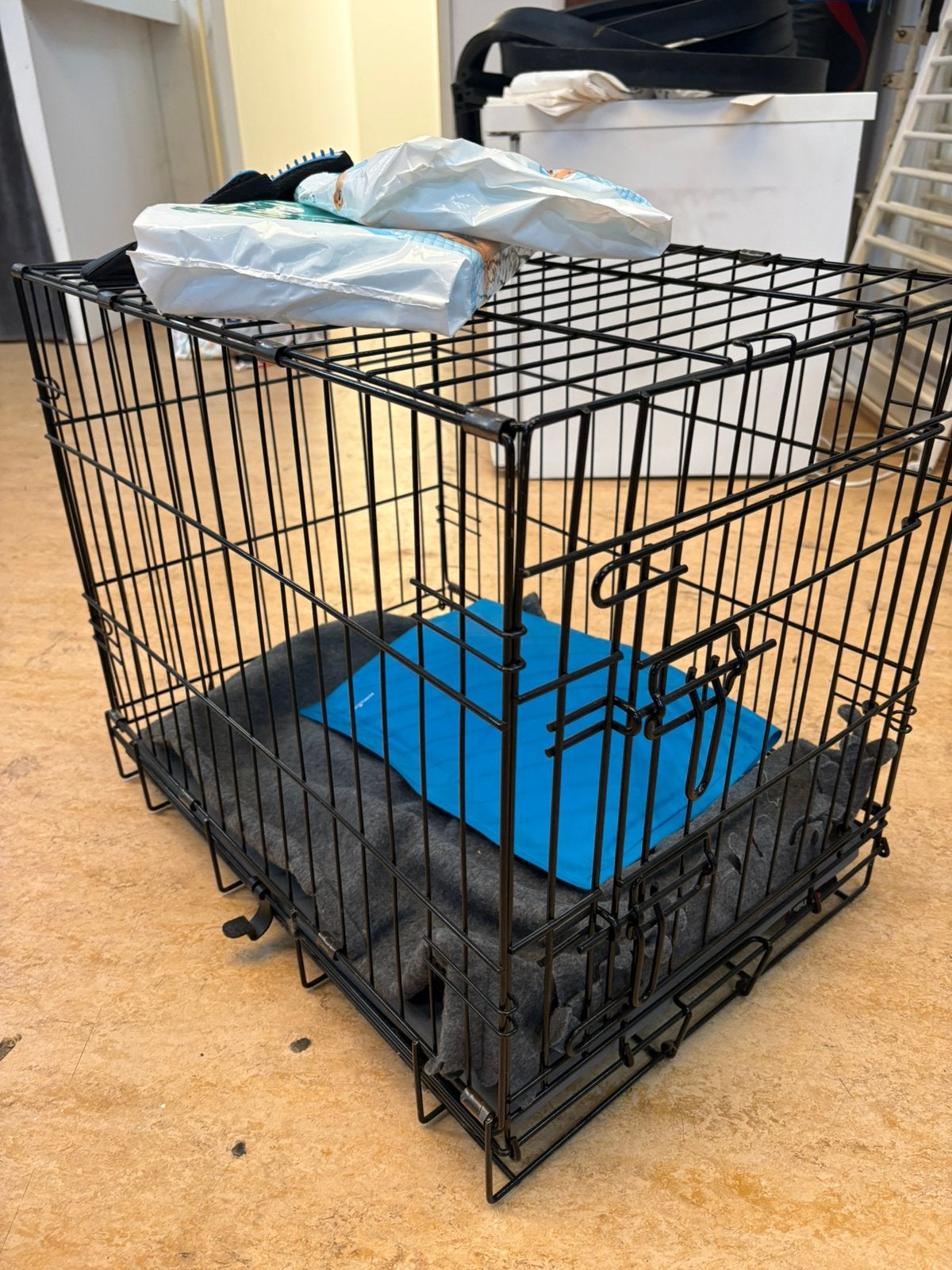 Hondenbench kleine hond, Ophalen, Zo goed als nieuw