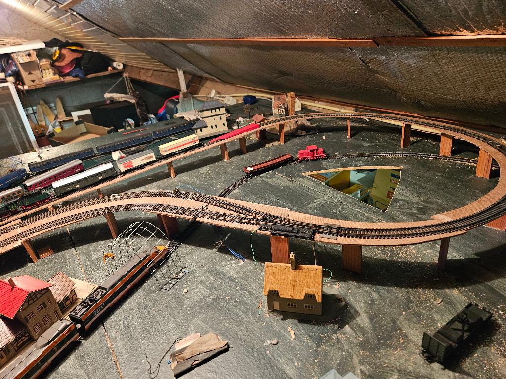 modelspoorbaan treinen en decoratie, Hobby en Vrije tijd, Modeltreinen | H0, Ophalen, Gebruikt, Overige typen, Analoog