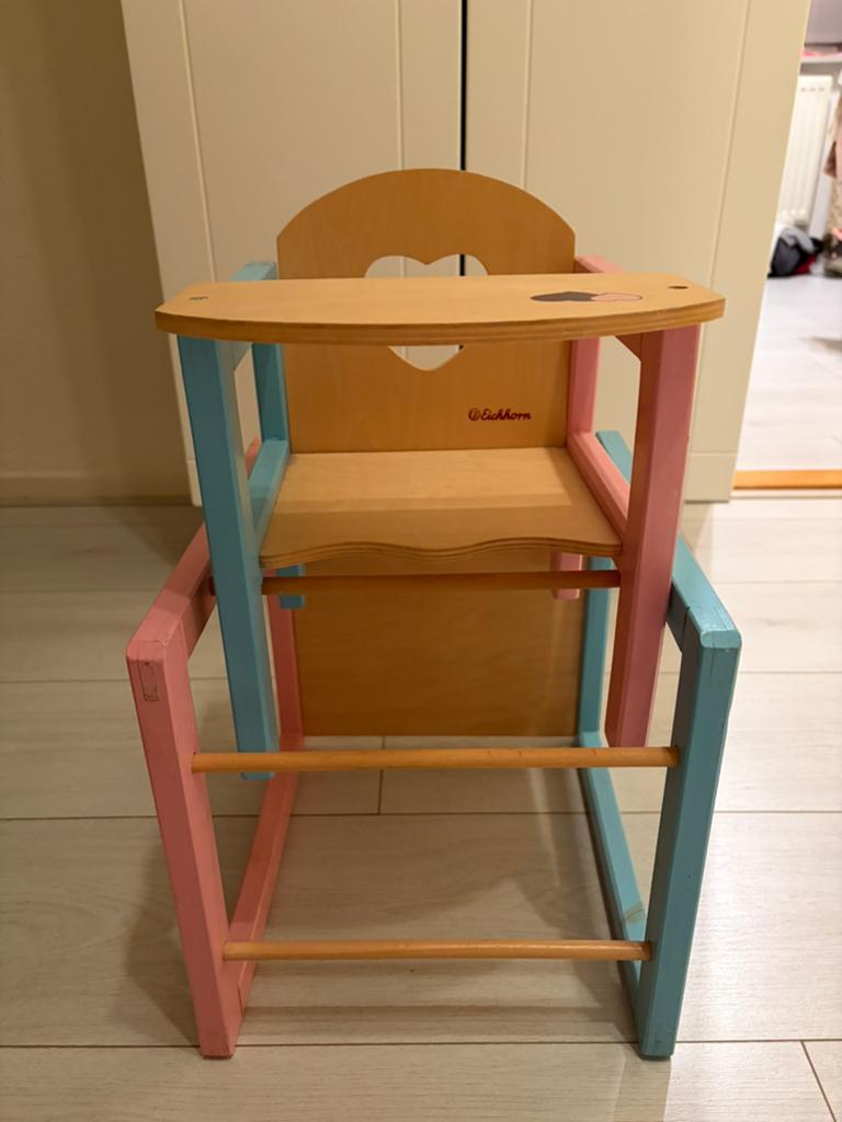 Houten poppenstoeltje, Kinderen en Baby's, Speelgoed | Poppen, Ophalen of Verzenden, Zo goed als nieuw, Babypop