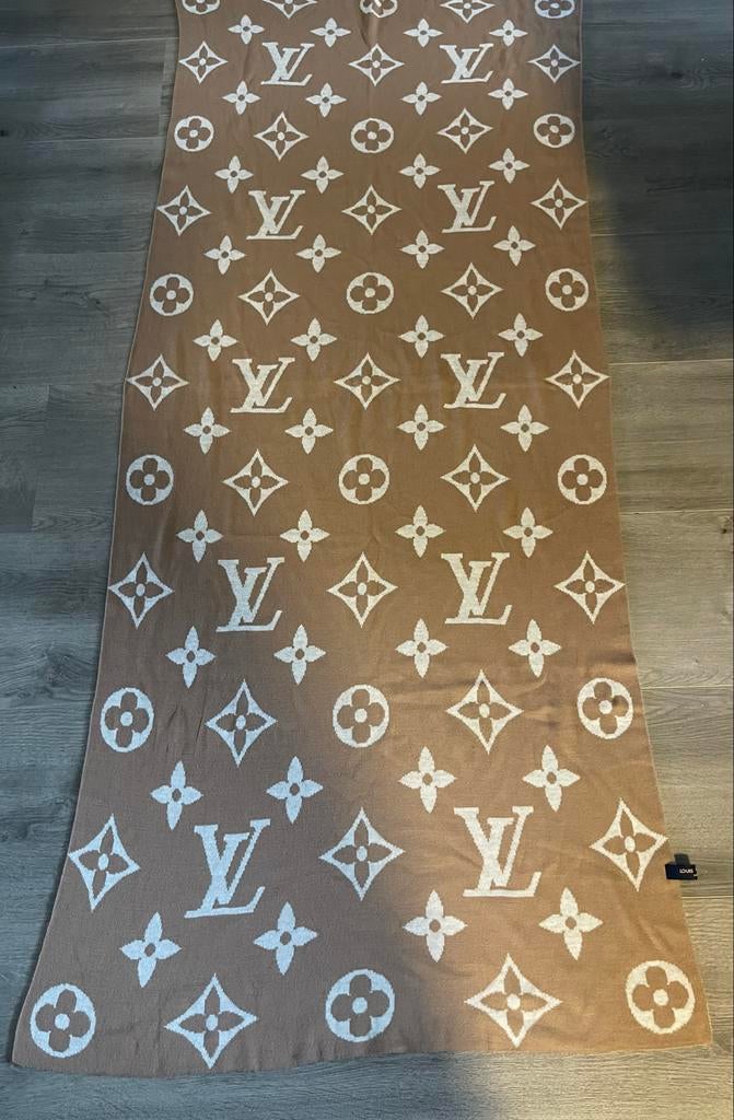 Louis Vuitton Sjaal - Monogram Patroon, Ophalen of Verzenden, Zo goed als nieuw, Maat 46/48 (XL) of groter, Sjaal