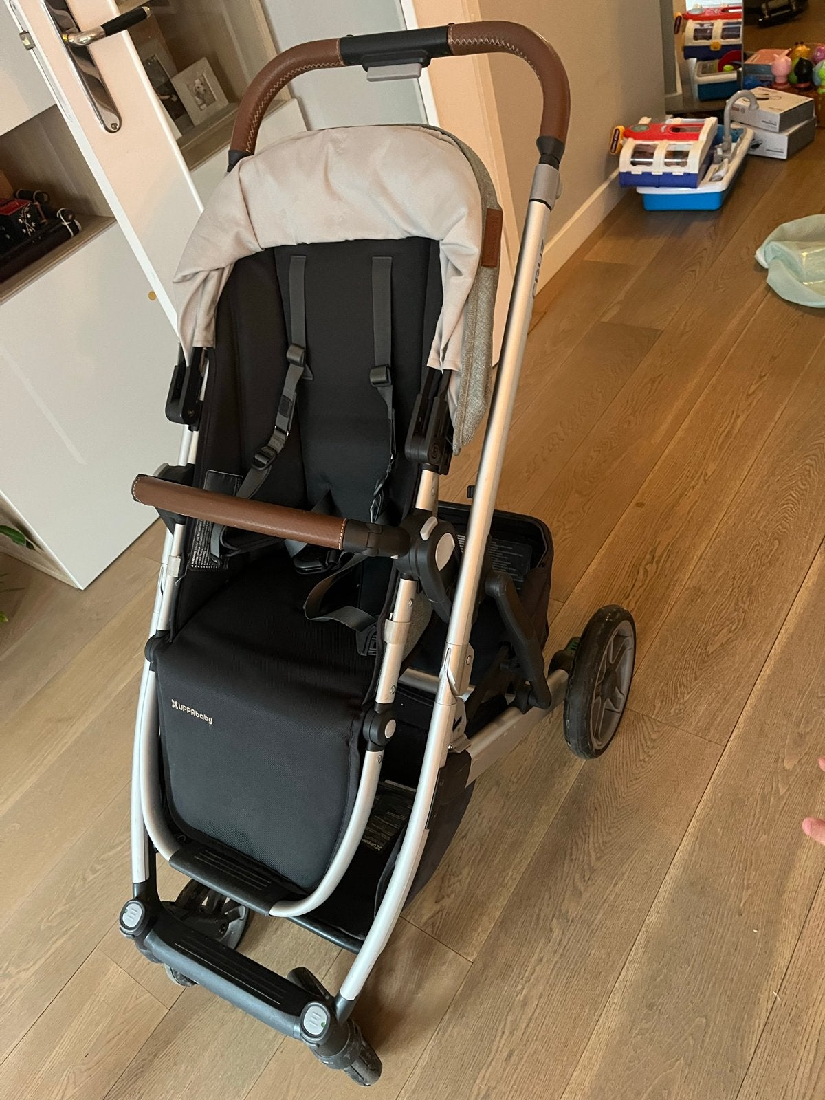 Uppababy Cruz kinderwagen met reiswieg en accessoires, Kinderen en Baby's, Overige merken, Ophalen of Verzenden, Zo goed als nieuw