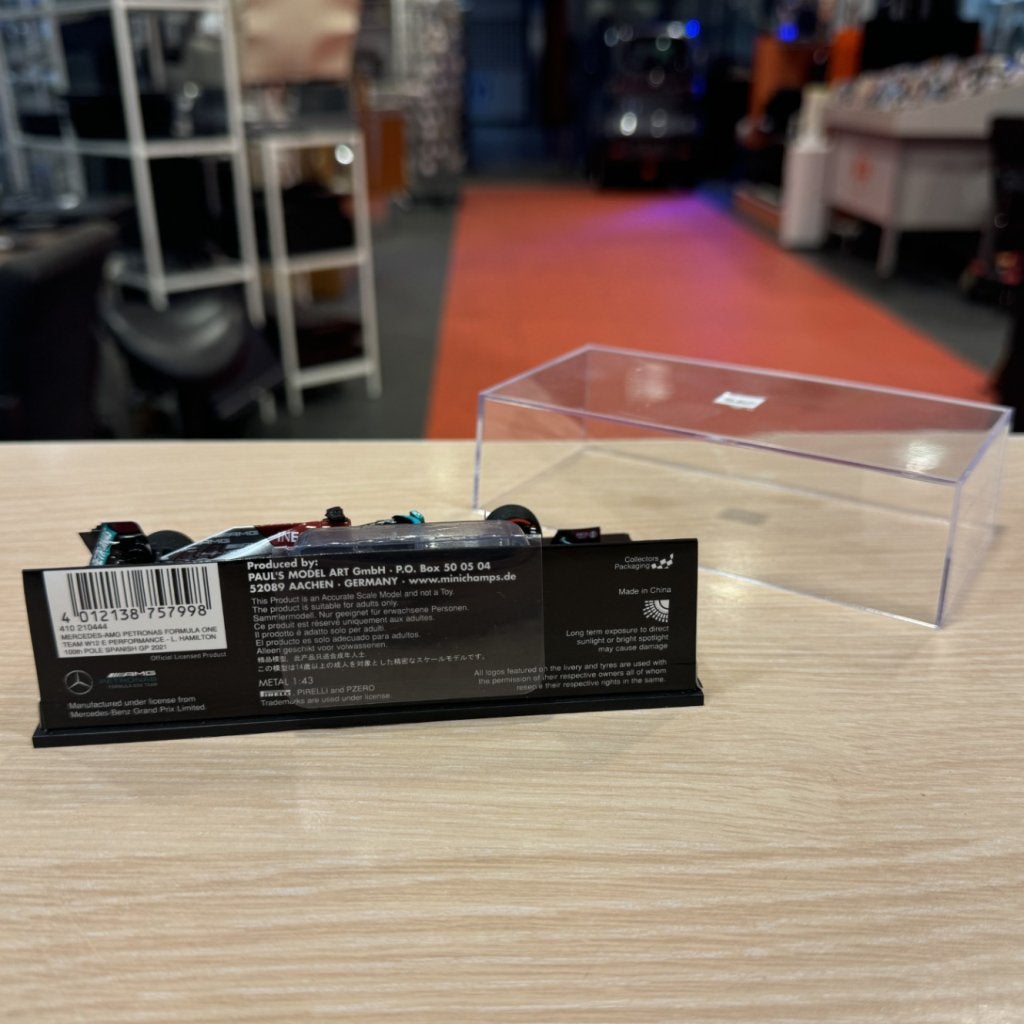 Minichamps Lewi Hamilton 100th Pole Spanish GP 2021 Mercedes, Flex Ltd., Gebruikt, https://flex.com/contact-us, Nobelstraat 10, 5807 GA Oostrum