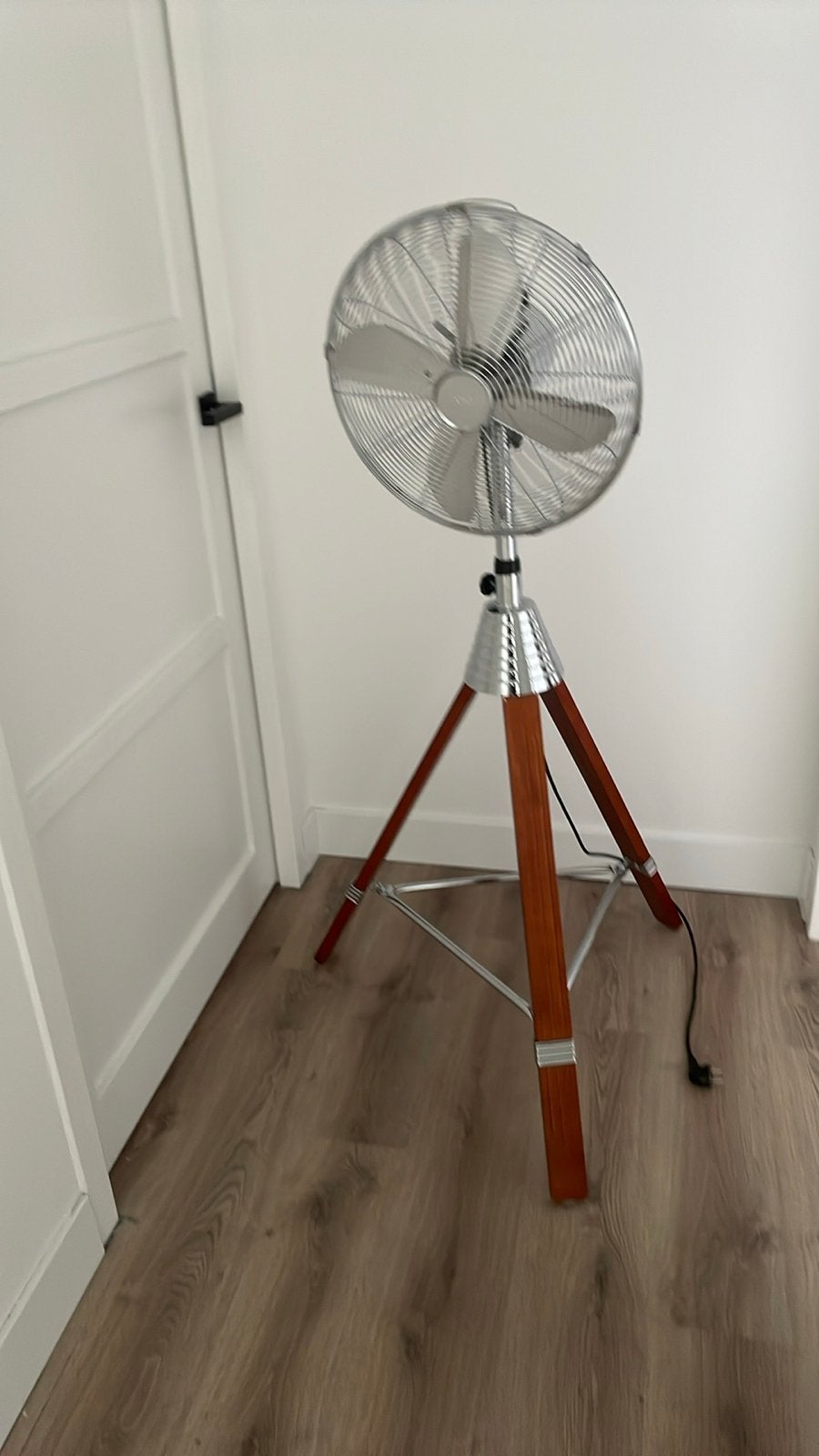 Aeg ventilator met mooie houten poten, Witgoed en Apparatuur, Ventilatoren, Ophalen, Zo goed als nieuw, Statiefventilator