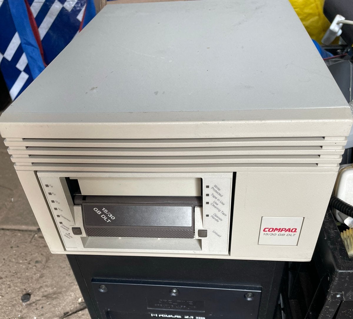 Compaq 15/30 GB DLT ExtTape Drive Server Hardware (Ongetest), Computers en Software, Ophalen of Verzenden