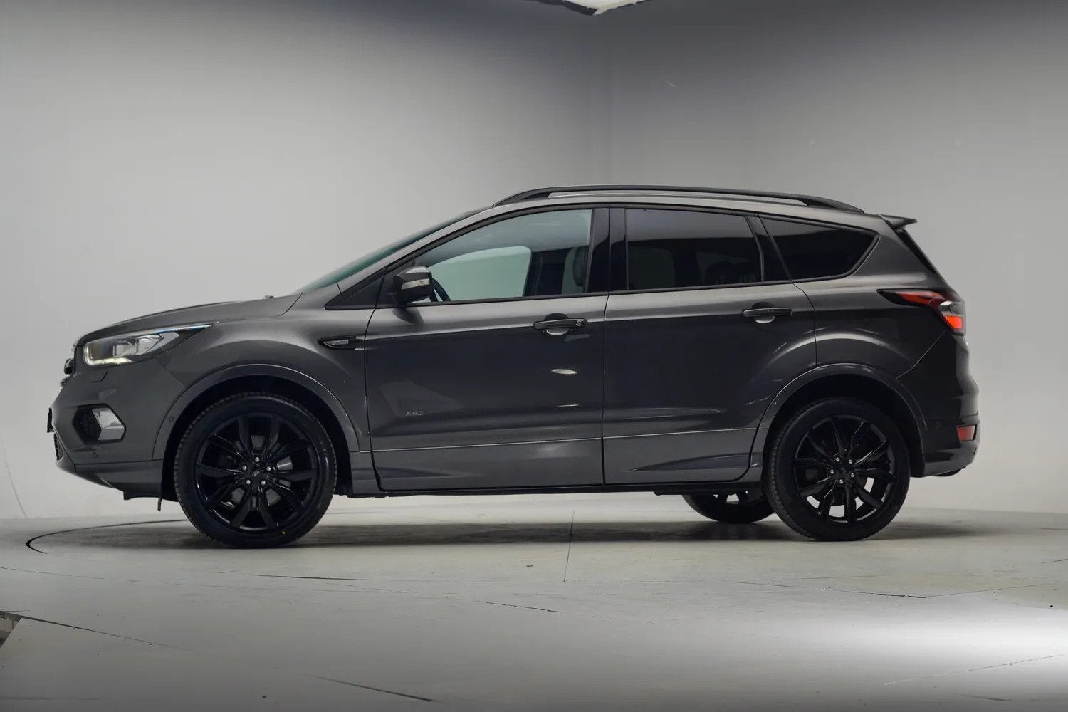 Ford Kuga 1.5 ST-Line 4WD Aut. [ Panorama Camera Trekhaak ], Auto's, Automaat, 4 cilinders, 1850 kg, 1586 kg
