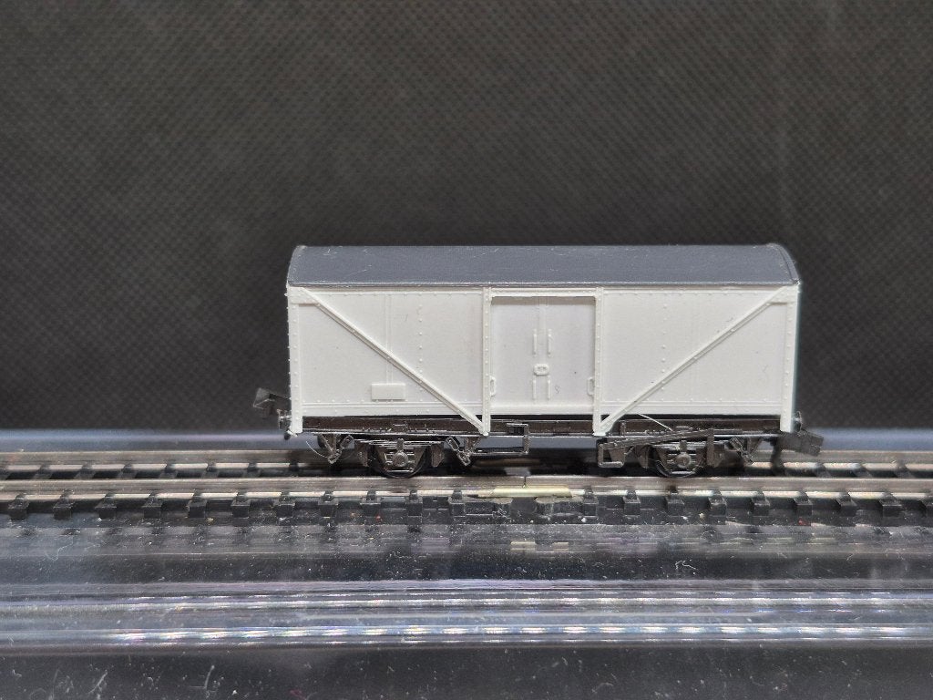 Peco KNR-9 - 15ft Wheelbase parcel/Fish Box Van (16665), Overige merken, Gebruikt, Gelijkstroom, Wagon