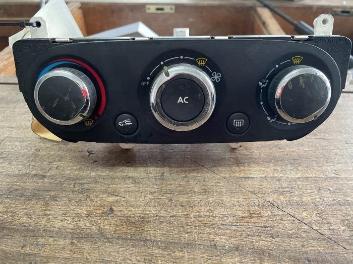 Kachel Bedieningspaneel van een Renault Clio, Gebruikt, -, Renault, -