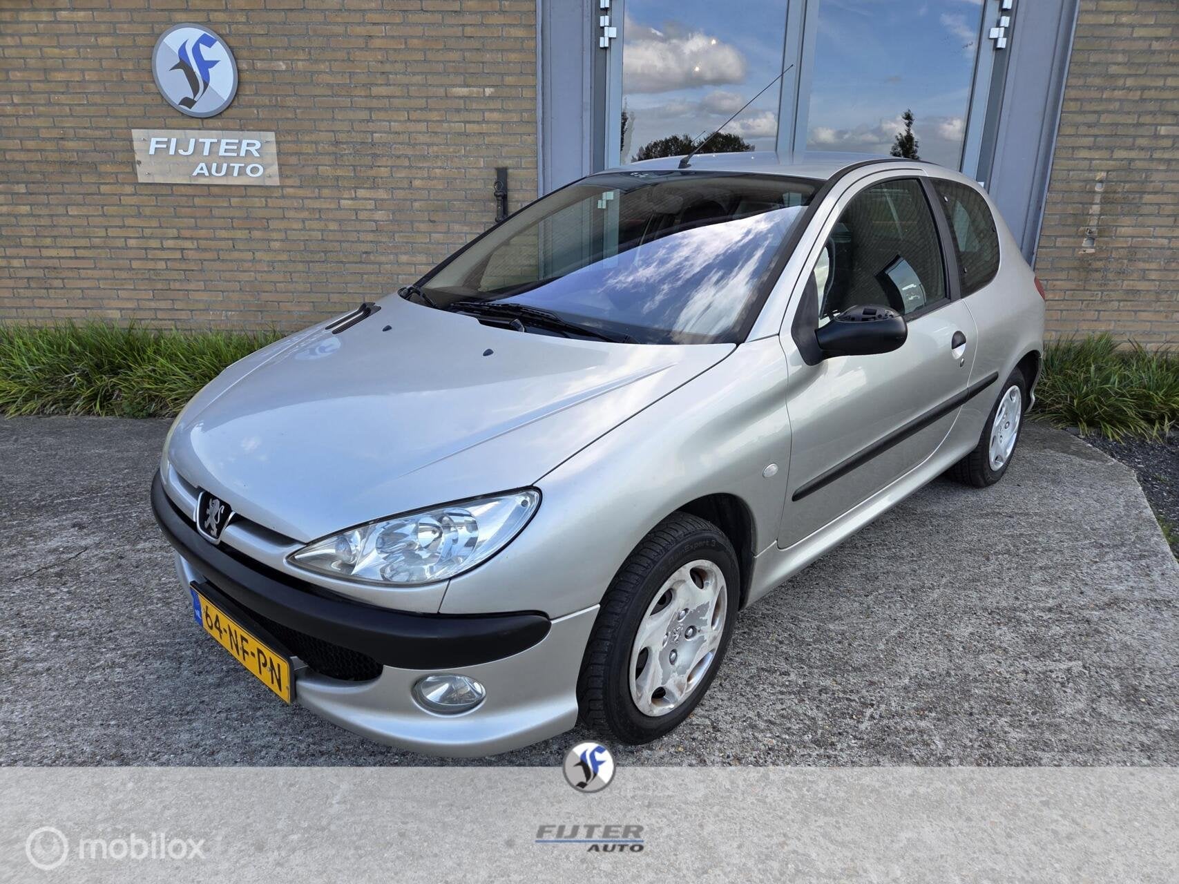 Peugeot 206 1.4 Pop' Art Airco Nieuwe Apk, Voorwielaandrijving, 31 €/maand, 4 cilinders, Met garantie (alle)