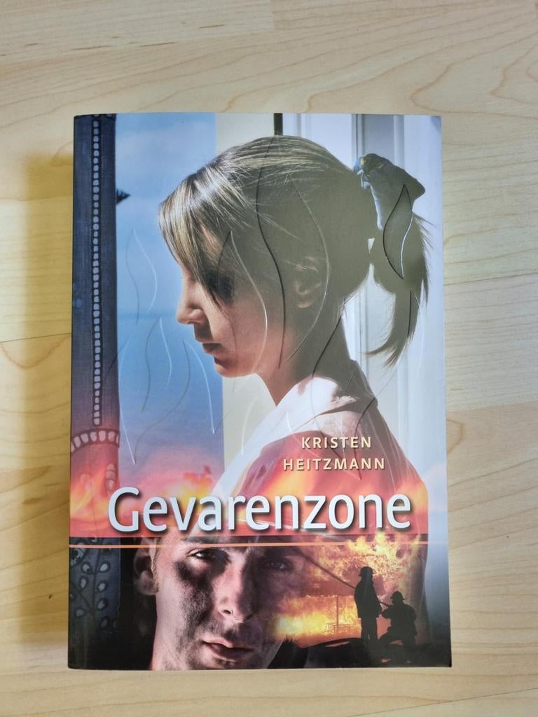 Gevarenzone - Kristen Heitzmann (Roman), Boeken, Ophalen of Verzenden, Zo goed als nieuw, Kristen Heitzmann, Nederland
