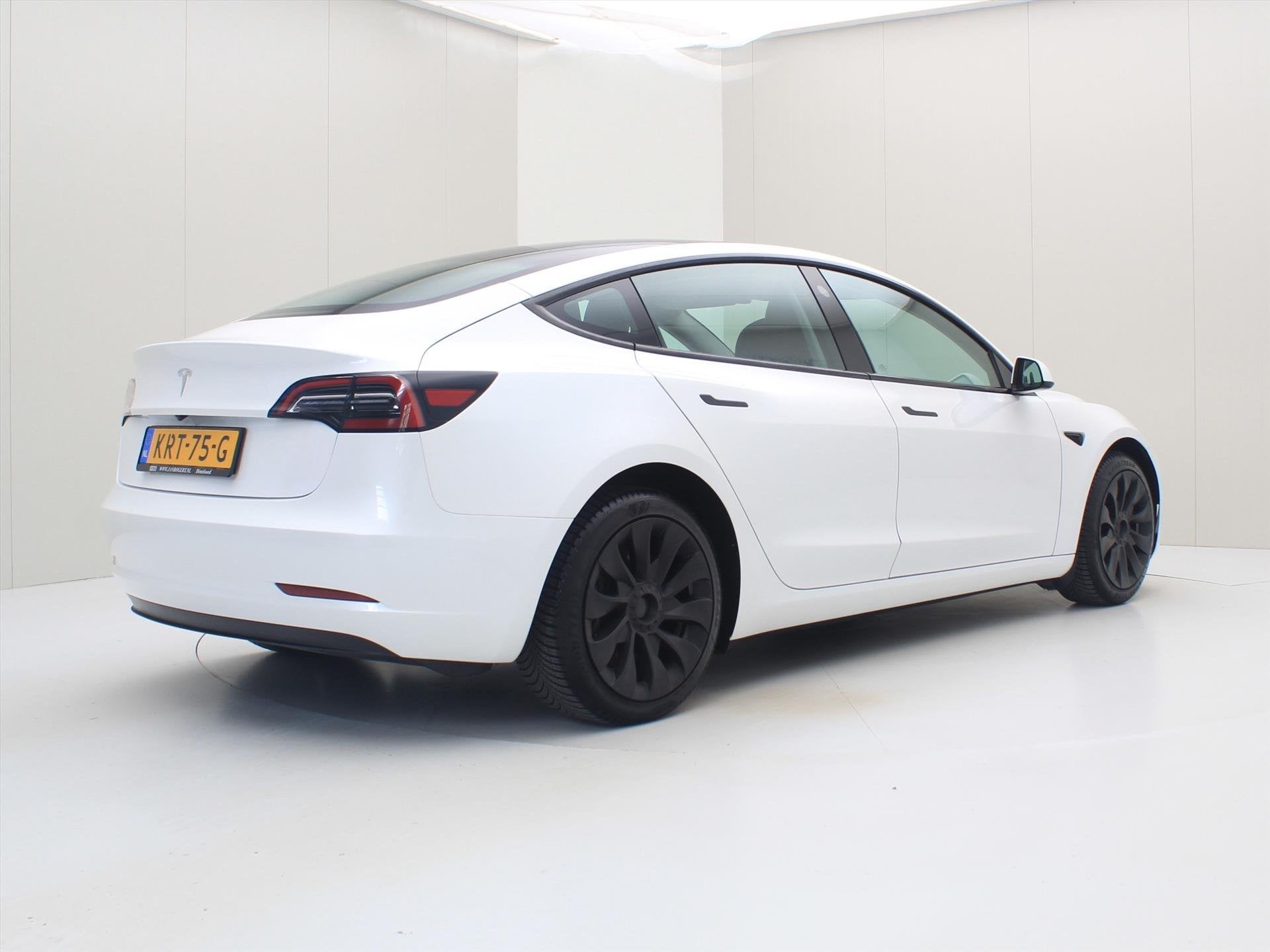 Tesla Model 3 Standard RWD Plus 96,3% SoH UPGRADE [ AMD RYZE, Auto's, Automaat, Achterwielaandrijving, Gebruikt, Zwart