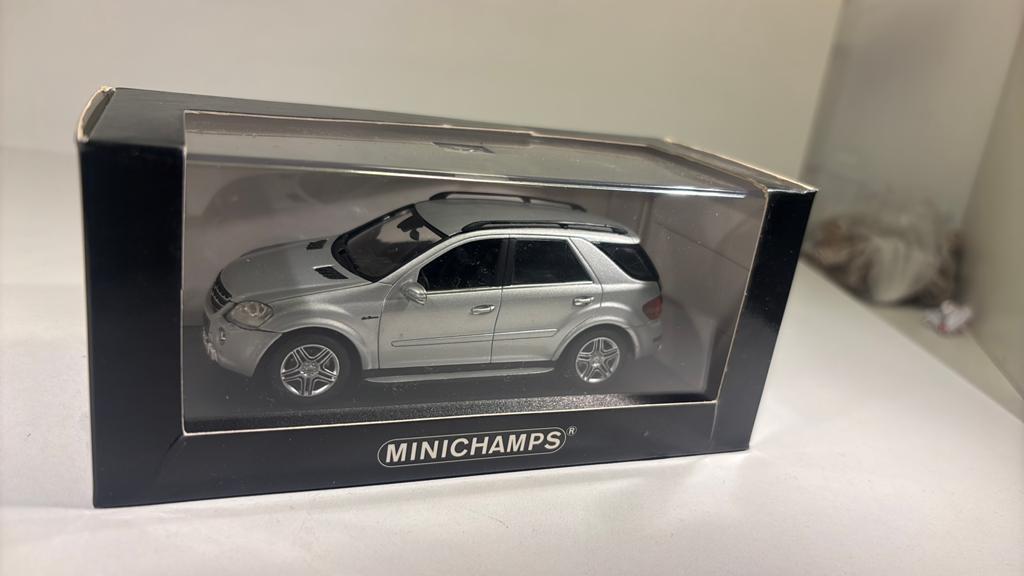 Mercedes benz ml63 amg minichamps 1.43, Auto, Ophalen of Verzenden, MiniChamps, A