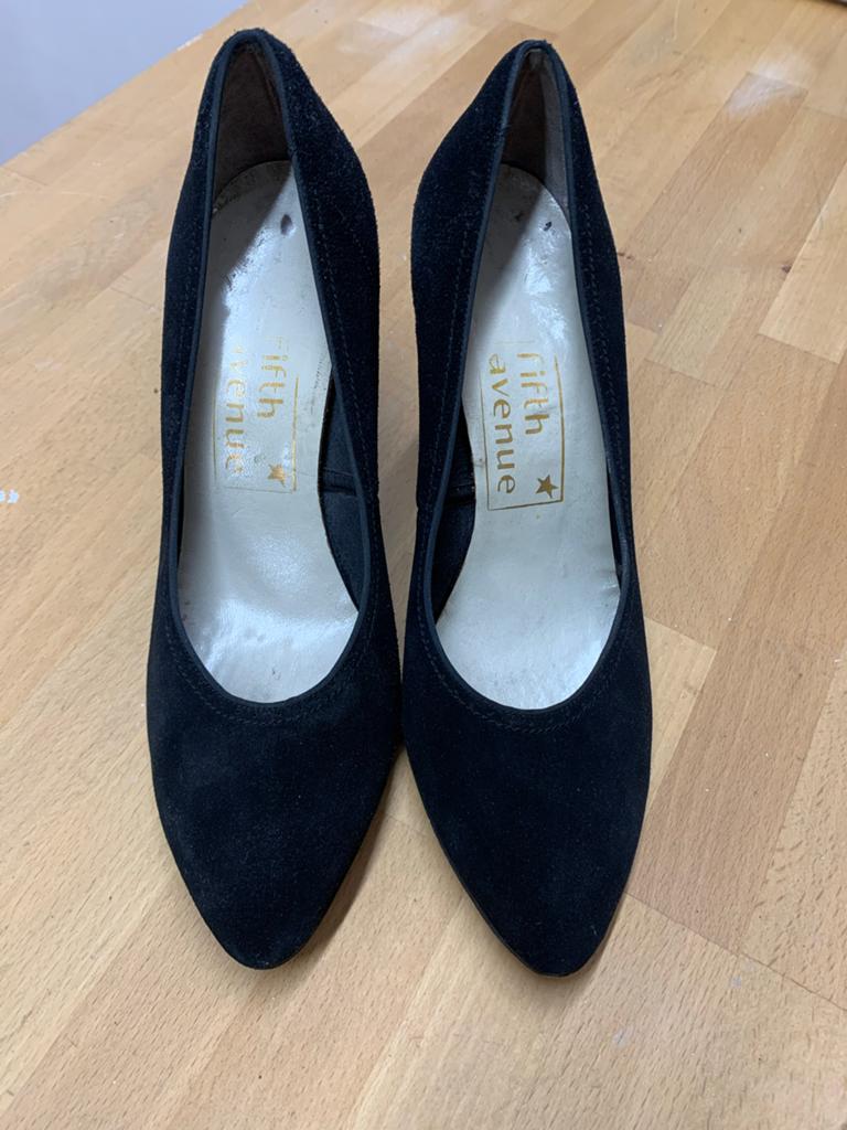 Zwarte suède pumps van Fifth Avenue. Vintage 1957, Ophalen, Gedragen, Zwart, Pumps