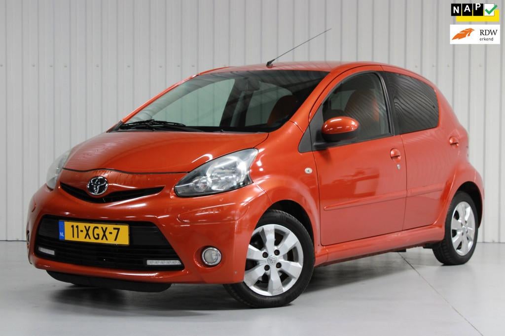 Toyota Aygo 1.0 VVT-i Dynamic Orange, Auto's, Toyota, Bedrijf, Te koop, Aygo, ABS, Airbags, Airconditioning, Bluetooth, Centrale vergrendeling