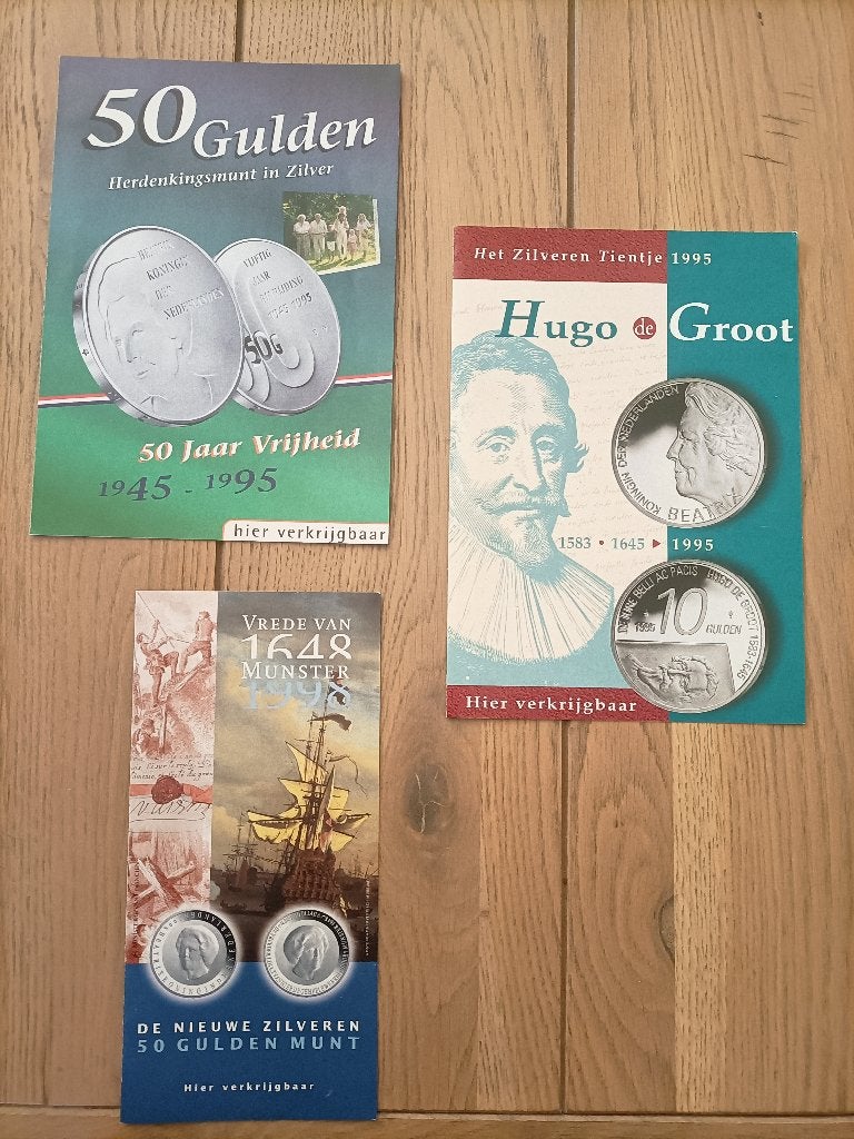 Uitgiftefolders 10 gulden en 50 gulden, zeldzaam!, Ophalen of Verzenden, Boek of Naslagwerk
